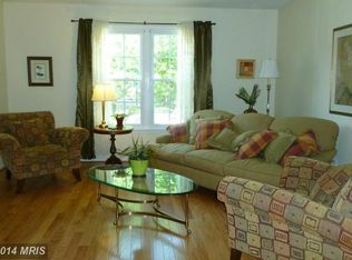 9515 Hunt Square Ct, Springfield, VA 22153