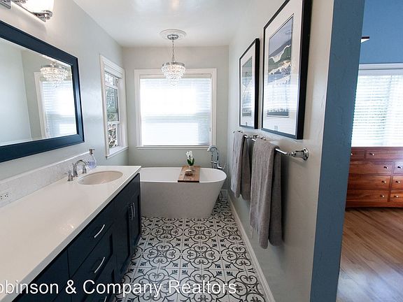 3rd image of 1901 Palo Alto Way