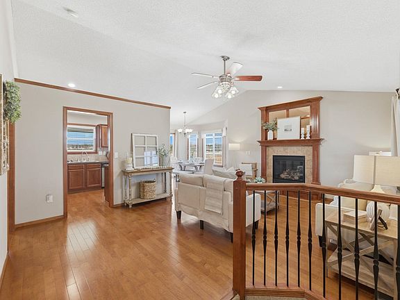 2nd image of 1407 N Spring Ridge Dr