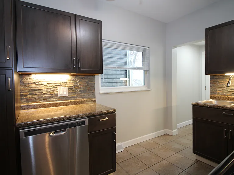 249 Dilworth St — Photo 8