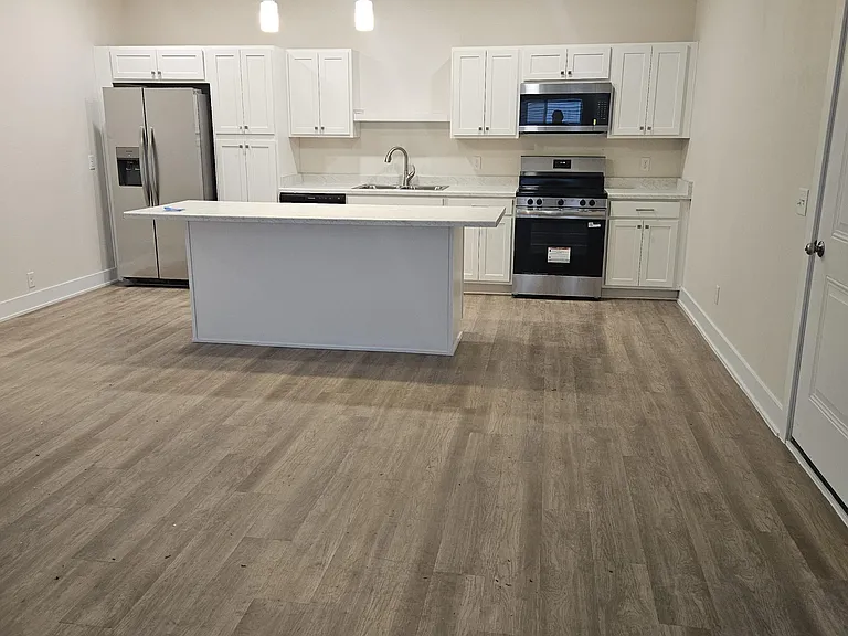 1105 Emerald Cv — Photo 10