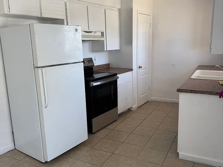 89 W Santana Ave #A — Photo 2