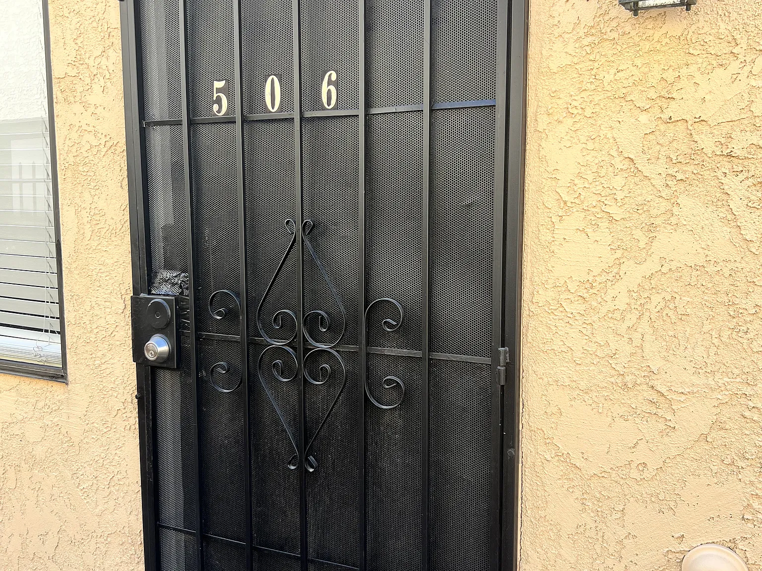 2 bed, 950 sqft, $2,250 — Photo 2