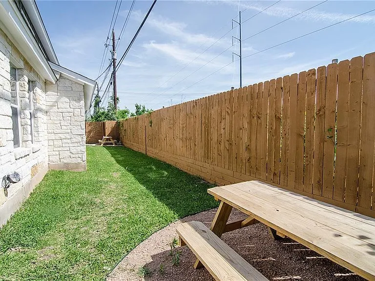 11901 Alpheus Ave #D — Photo 24