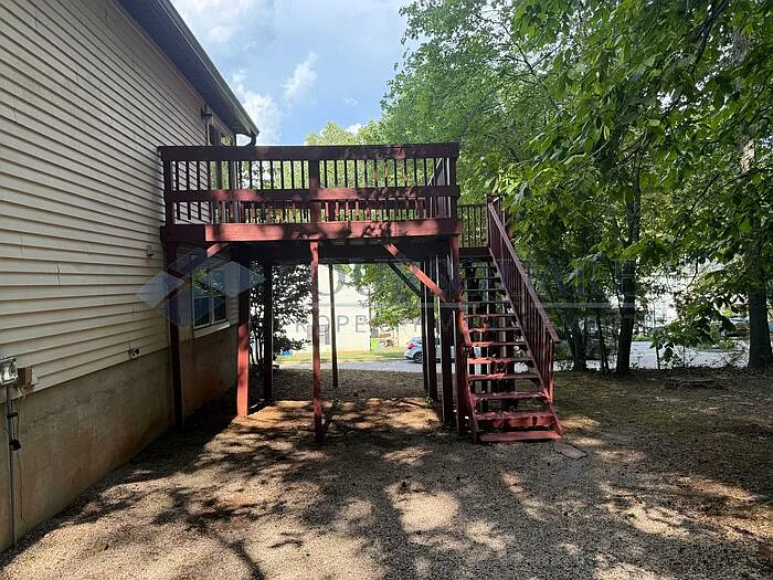 4 bed, 2.0 bath, 1758 sqft, $2,297 — Photo 4