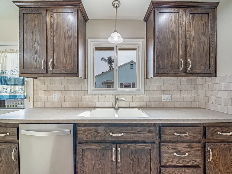 549 N La Sena Ave — Photo 10