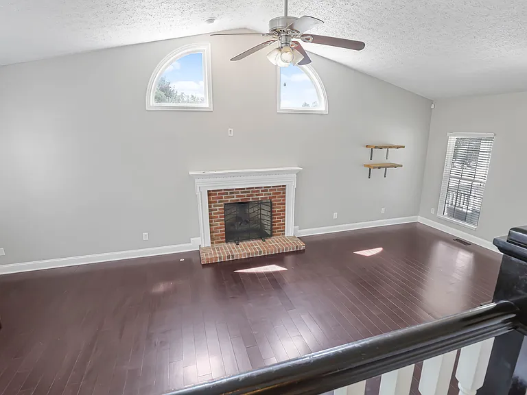 4392 Greensbury Dr — Photo 36
