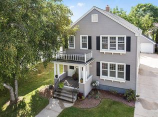 905 Jackson St, Manitowoc, WI 54220