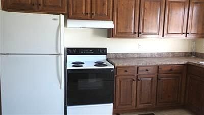 4th image of 243 Woodhill Ln