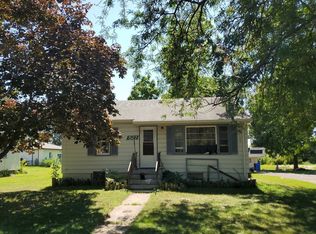 527 1st Ave E, Cambridge, MN 55008