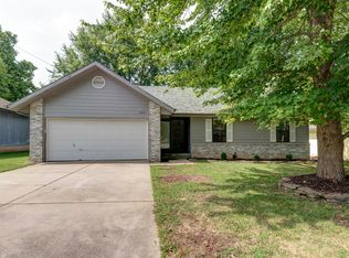 3026 E Chattanooga St, Springfield, MO 65804