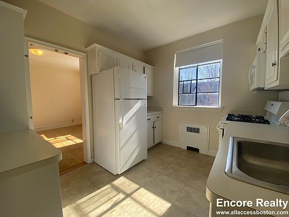 2nd image of 100 Longwood Ave #3A