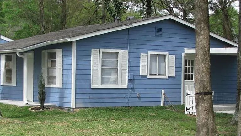 410 Shirlington Rd — Photo 2