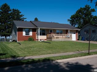 1712 9th St NW, Clinton, IA 52732