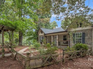692 Hunters Ridge Rd, Taylorsville, NC 28681