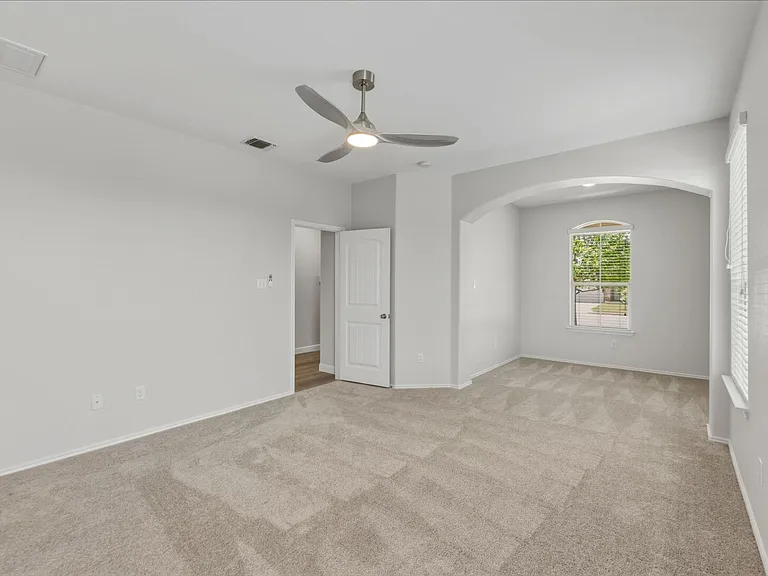 301 Serpentine Ln — Photo 15