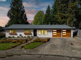 11715 SW Summer Crest Dr, Tigard, OR 97223