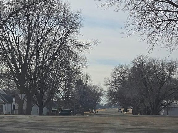 5th image of 403 3rd St