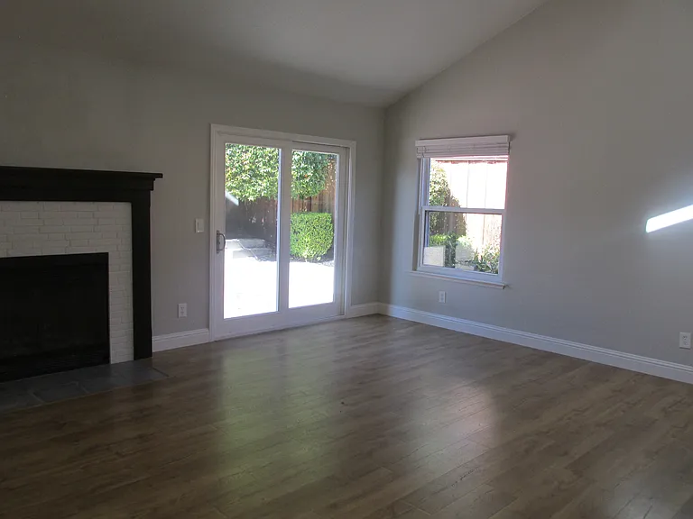 414 Woodbridge St — Photo 4