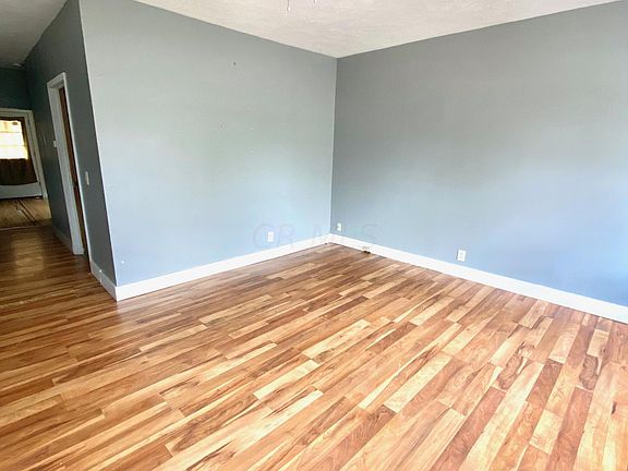 3rd image of 36 Poplar Ave
