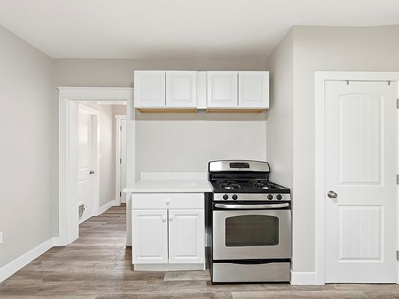 3rd image of 335 30th St