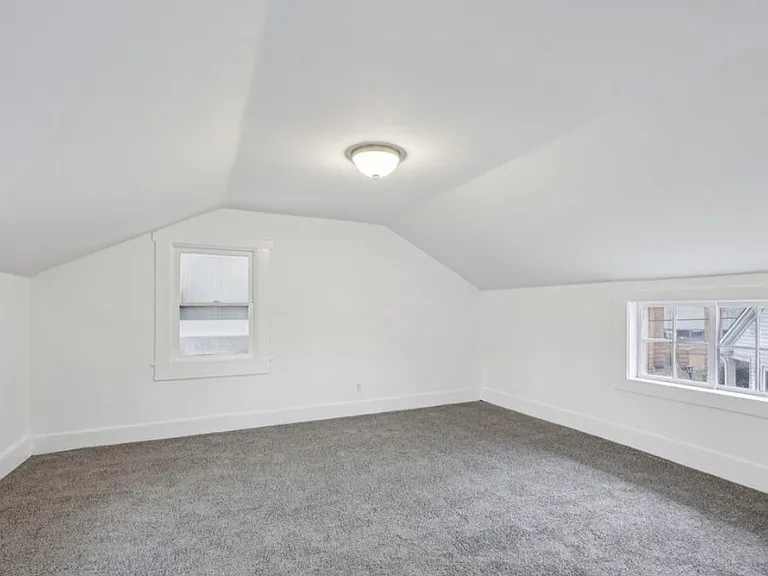 1016 E Palmer St — Photo 13