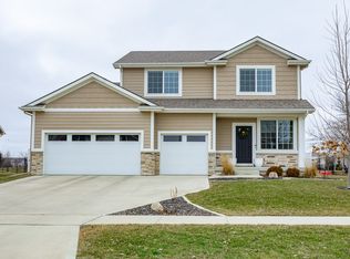 940 9th St, Waukee, IA 50263