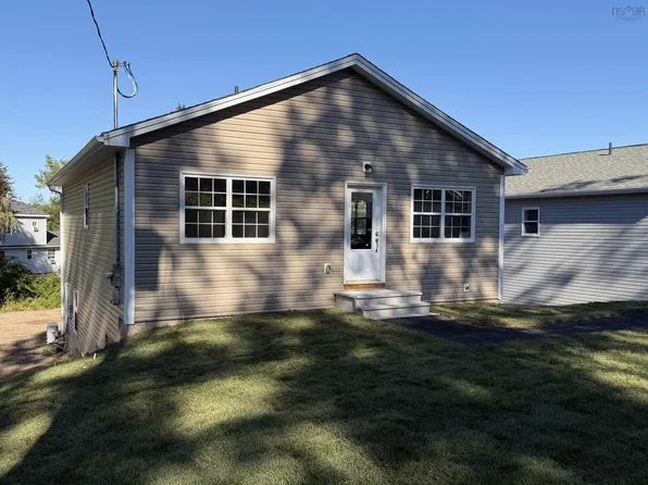32 Willow St #Ws-1, Hantsport, NS B0P 1P0