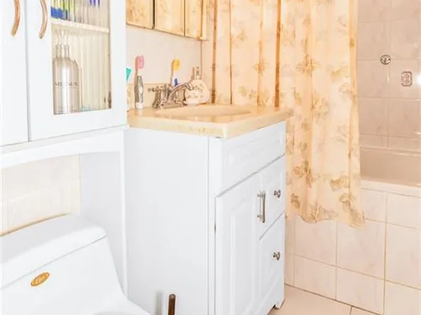 1075 Sheepshead Bay Road image 17 of 23