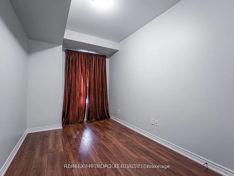 9621 Jane St #6 — Photo 16