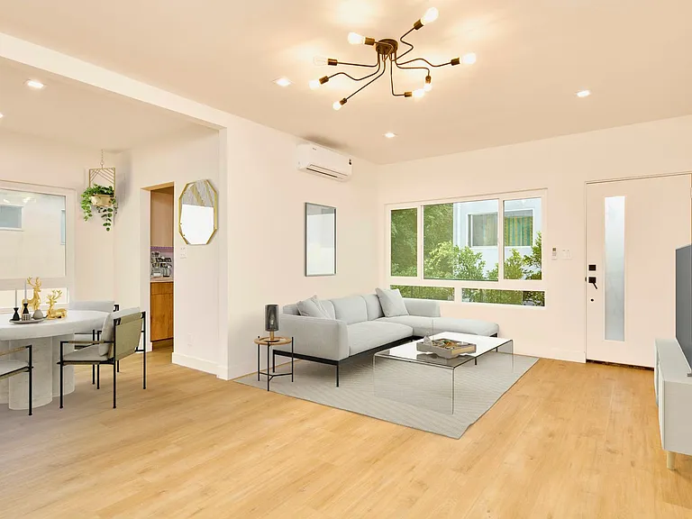 1047 N Sierra Bonita Ave — Photo 17