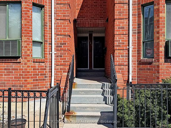 3rd image of 660B Wellington St W #14