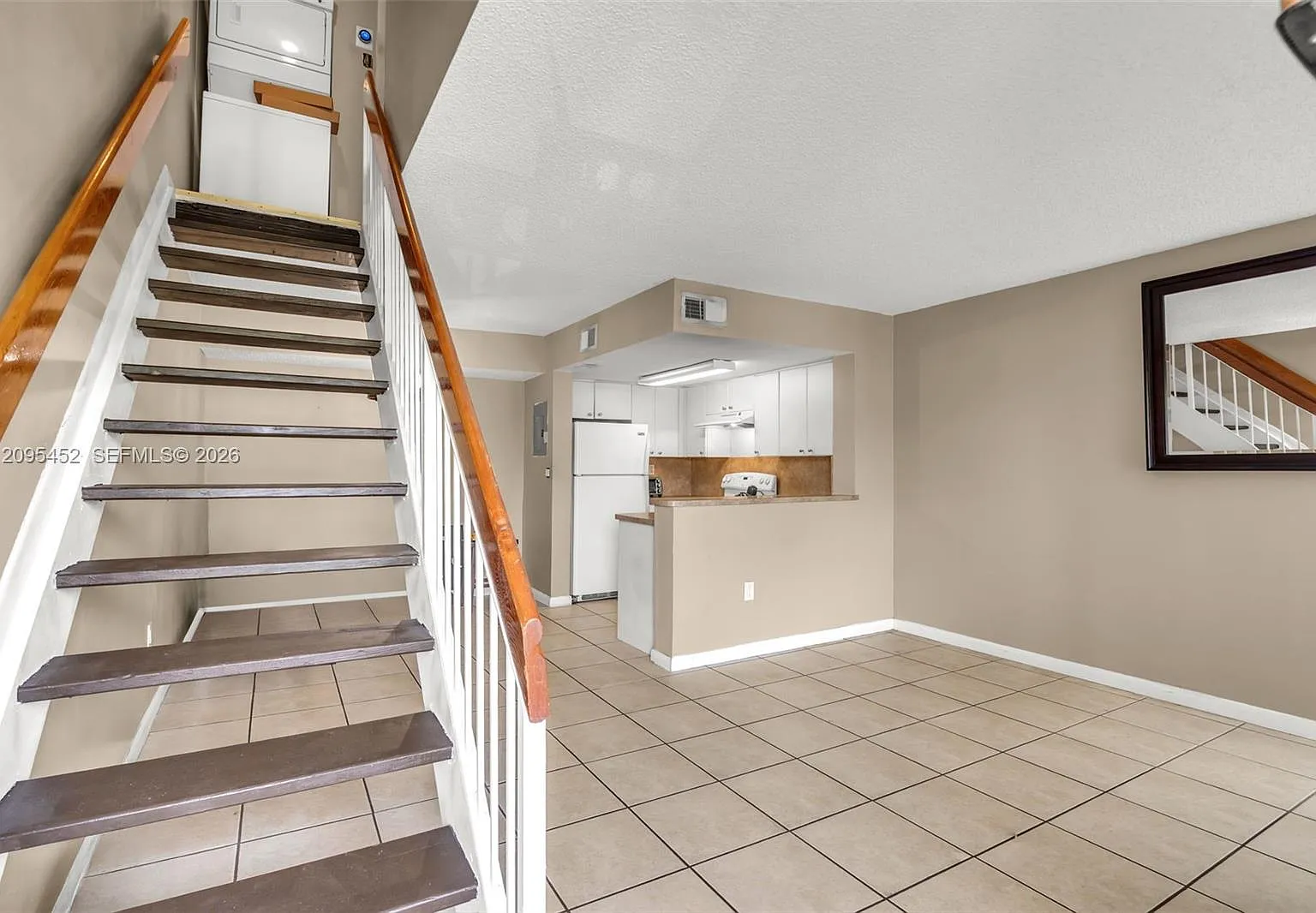 Coral Pointe Townhomes Co — Photo 4