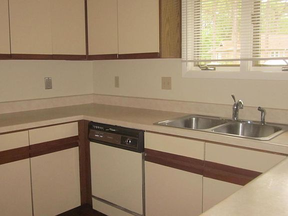 4th image of 1 Garden Villa Dr #A