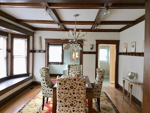 5th image of 919 W 33rd St