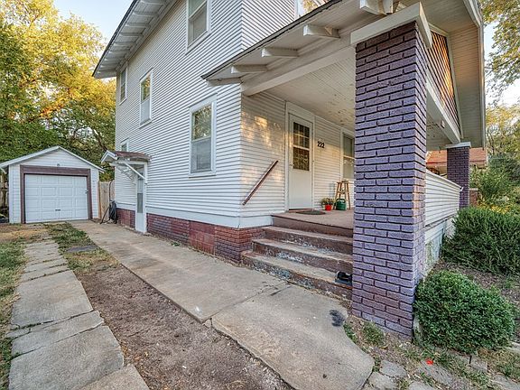 3rd image of 222 N College Ave