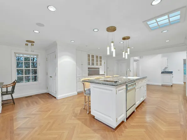 195 Elm Rd, Englewood, NJ 07631