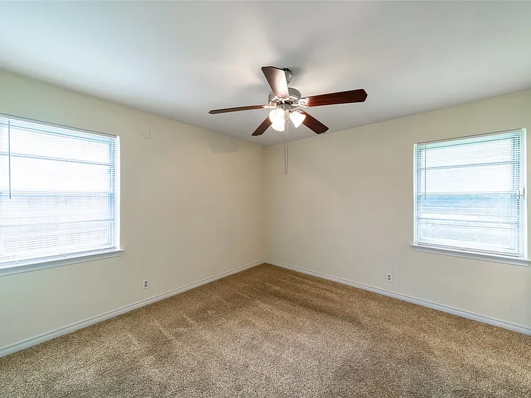 13515 Charcoal Ln — Photo 17
