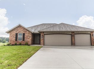 521 S Patriot Place Dr, Rogersville, MO 65742