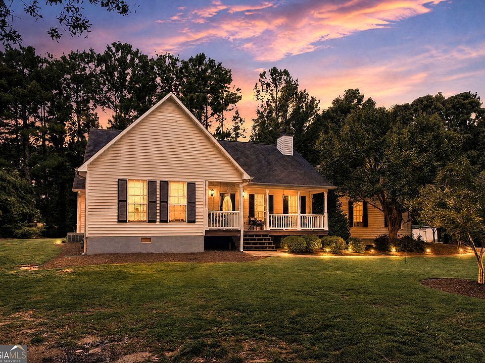 1st image of 305 Annie Ln