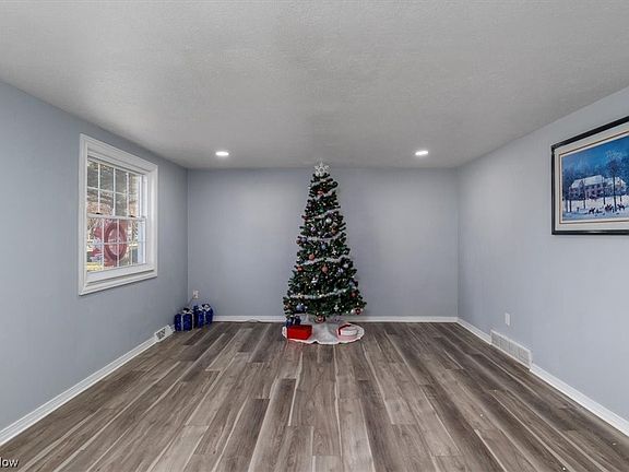 3rd image of 4424 Smokerise Dr