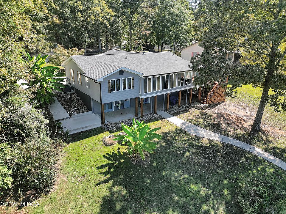 2nd image of 321 Raven Rd