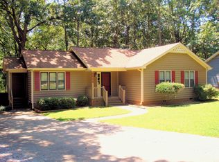 3325 Bearskin Ct, Raleigh, NC 27606