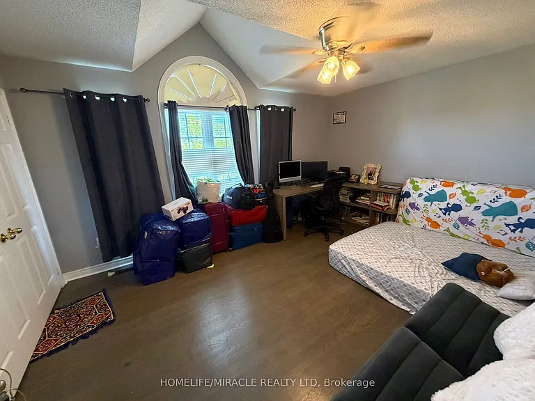 7549 Doverwood Dr — Photo 18