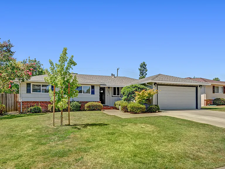 4521 Juno Way — Photo 1