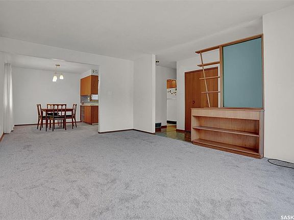 4th image of 430 Froom CRESCENT