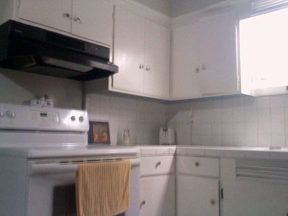 4th image of 624 64th Ave S