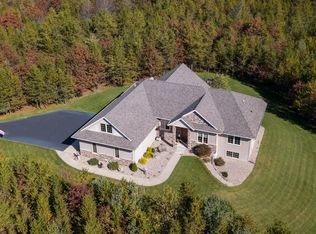 1685 Golden Eagle Ct, Stevens Point, WI 54482
