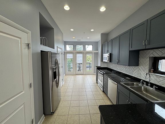 4th image of 559 New Bern Station Ct