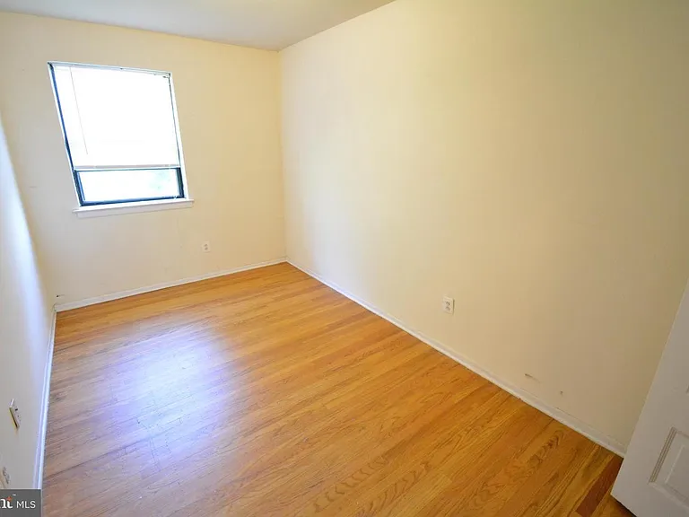 3413 Cresson St #6 — Photo 10